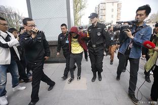 西媒：因威胁穿维尼修斯球衣的黑人女孩，一名马竞球迷被逮捕